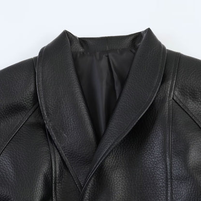Commuting style with belt and leather jacket