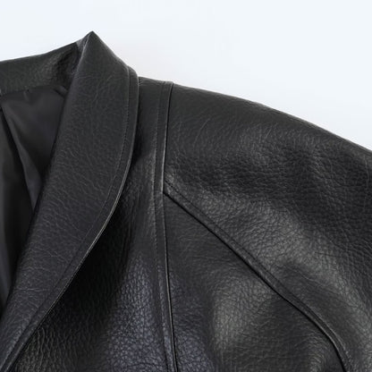 Commuting style with belt and leather jacket