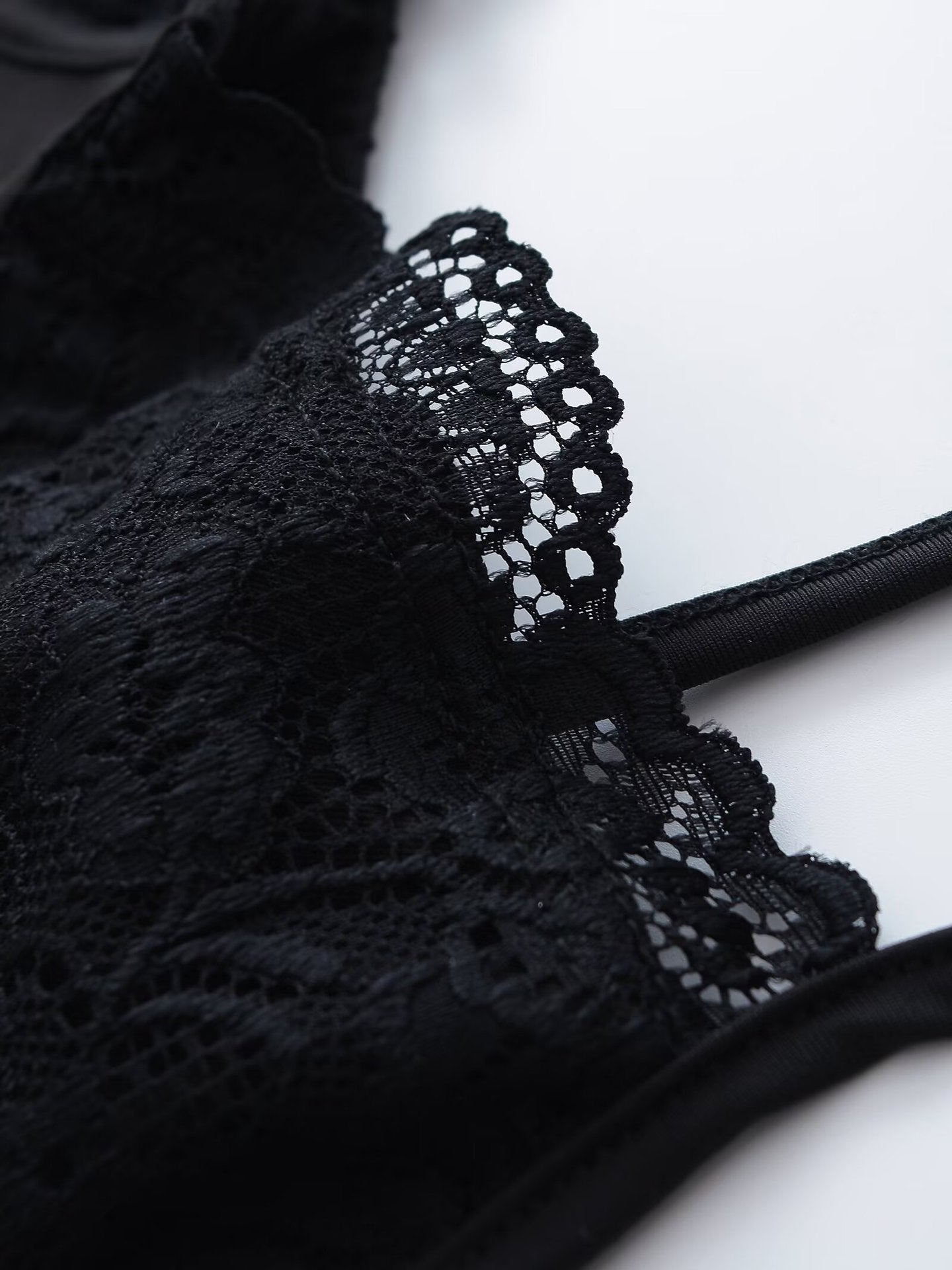 Slim Fit Hollow-out Lace Camisole with Snap Buttons
